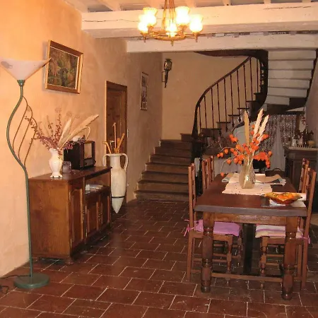 Le Marques Bed and Breakfast 3*