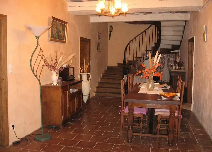 Le Marques Bed and Breakfast 3*